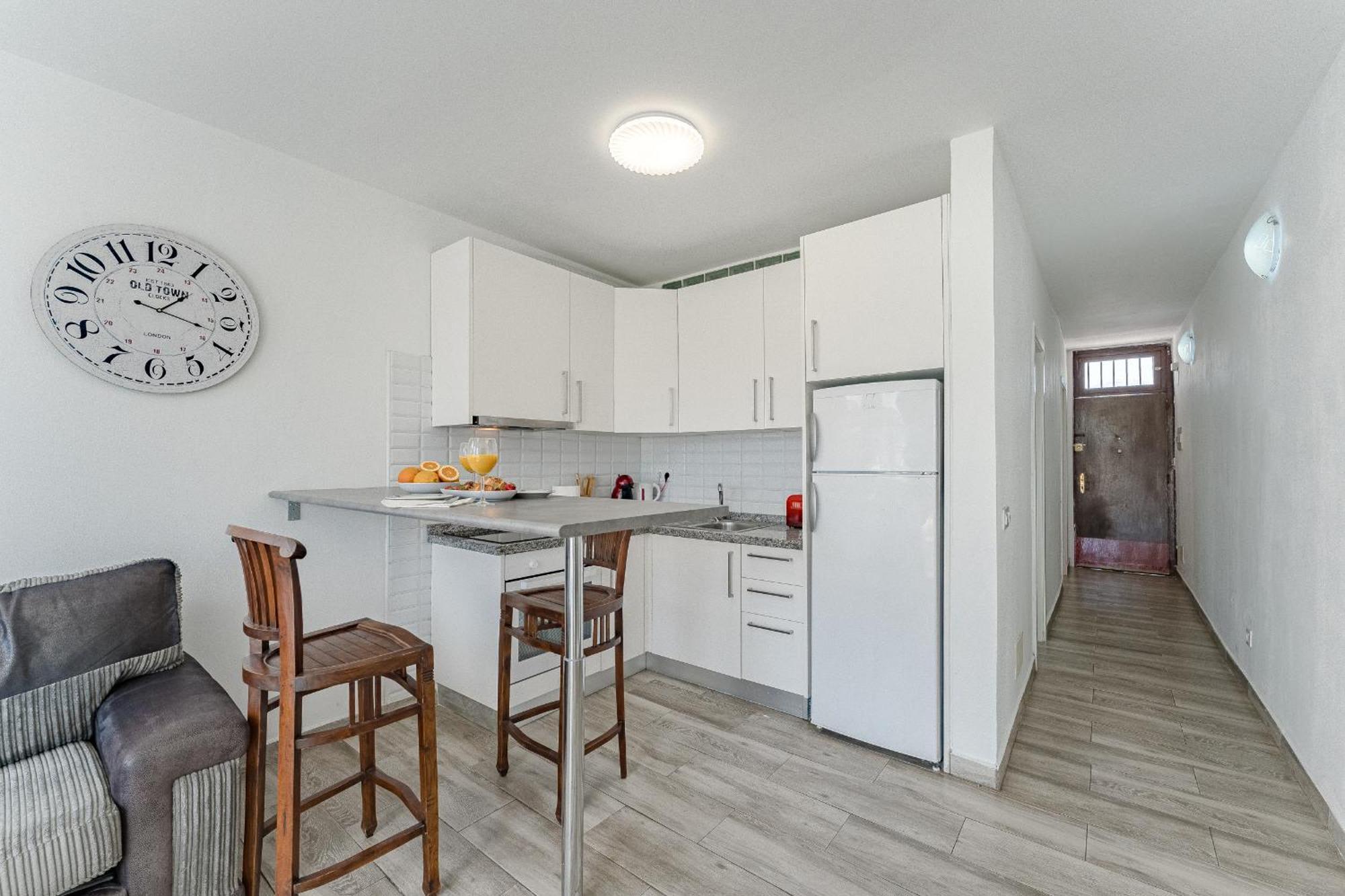 Primavera Tranquil Retreat 2-Bedroom Apartment With Balcony, Garden View & Fiber Wifi Arona  Extérieur photo