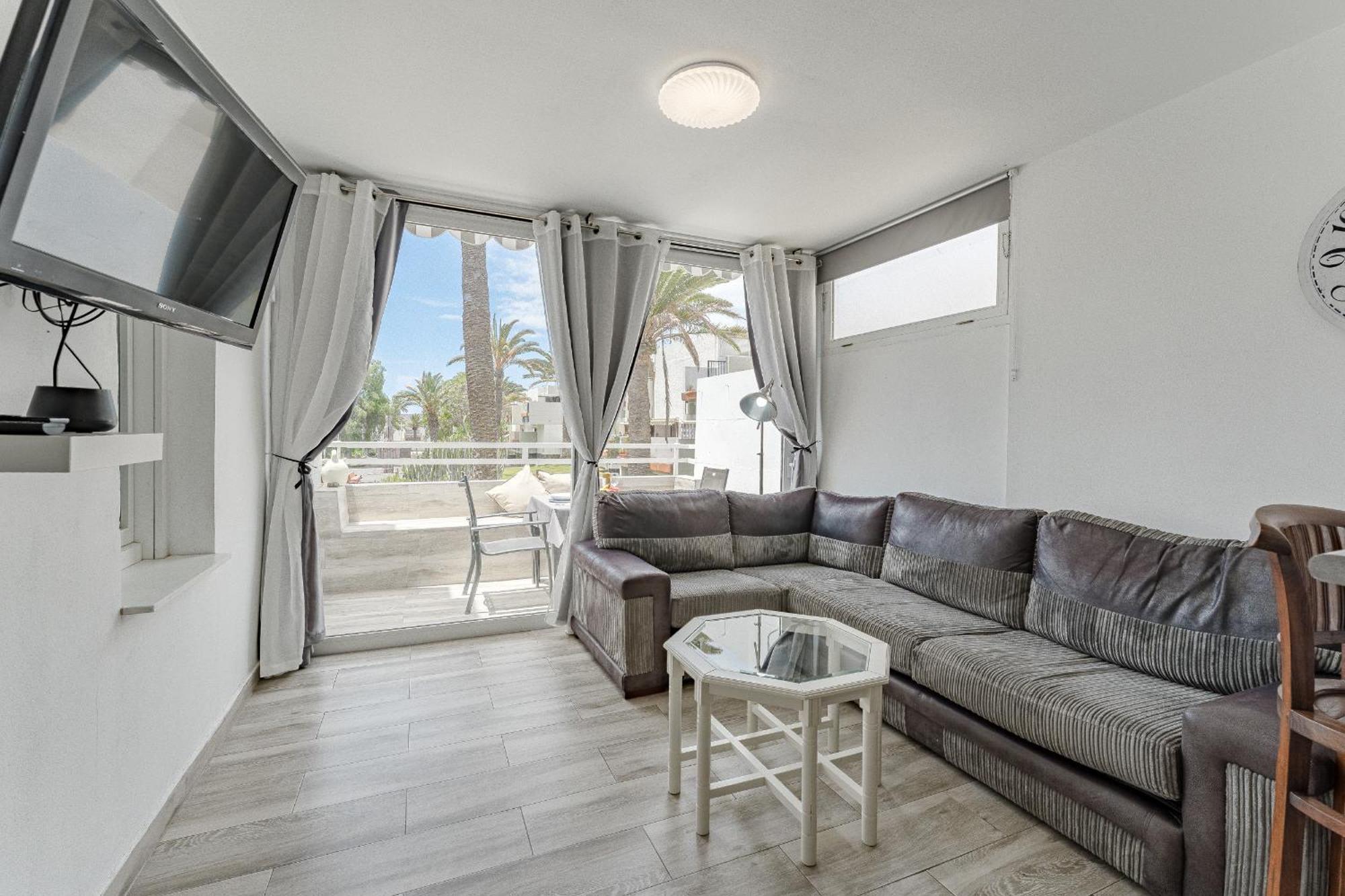 Primavera Tranquil Retreat 2-Bedroom Apartment With Balcony, Garden View & Fiber Wifi Arona  Extérieur photo