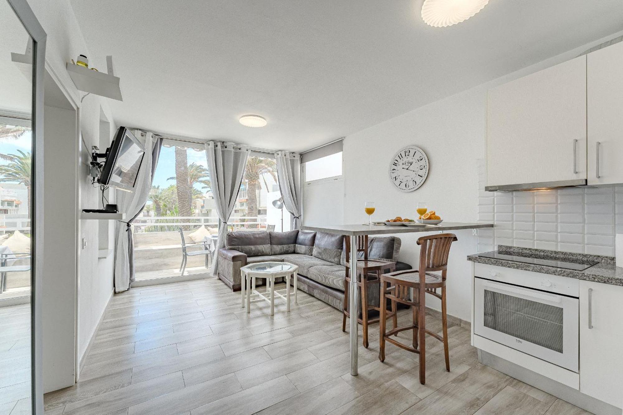 Primavera Tranquil Retreat 2-Bedroom Apartment With Balcony, Garden View & Fiber Wifi Arona  Extérieur photo